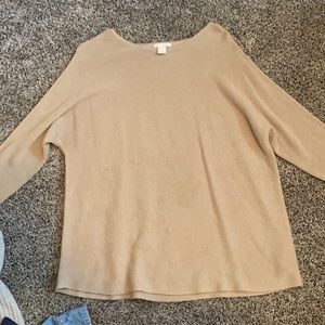 Light weight sweater